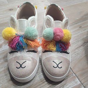 Big girls size 3 llama shoes. New